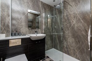 Shower, towels