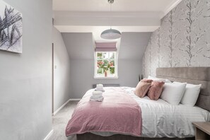 1 chambre, fer et planche à repasser, lit parapluie, Wi-Fi gratuit
