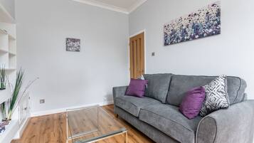 Una Smart TV, una chimenea