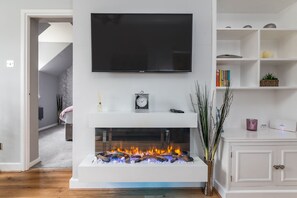 Interior - 14 Feversham House · Stylish 1-Bed Apartment with York Minster Views - Pass The Keys (York)