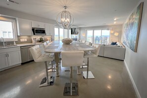 Dining - Come and put your feet in the sand! Luxurious 3BR/3BA oceanfront condo. (Wrightsville Beach)