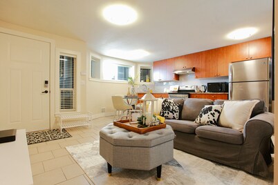 Burnaby Cozy suite Near Skytrain