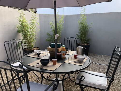 Charming house between land and sea