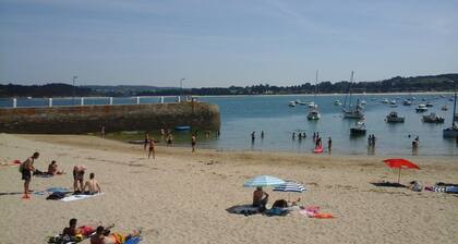 Lovely cottage in quiet country hamlet near the Vallee des Saints heritage site