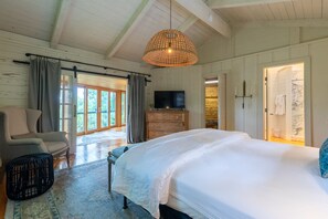 4 Schlafzimmer, Schreibtisch, Bügeleisen/Bügelbrett, Reisekinderbett