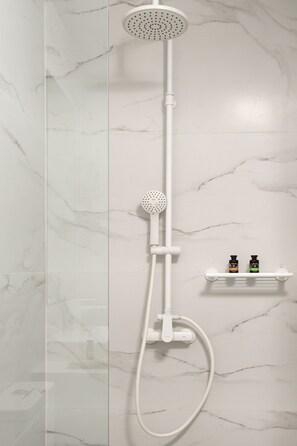 Honeymoon Studio Suite, City View, Corner | Bathroom | Shower, rainfall showerhead, hair dryer, bathrobes - SYROS SOUL (Syros)