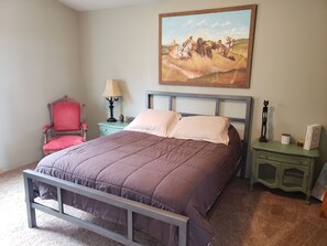 3 عدّة غرف نوم ومكواة/لوح كي وواي فاي وملاءات أسرّة