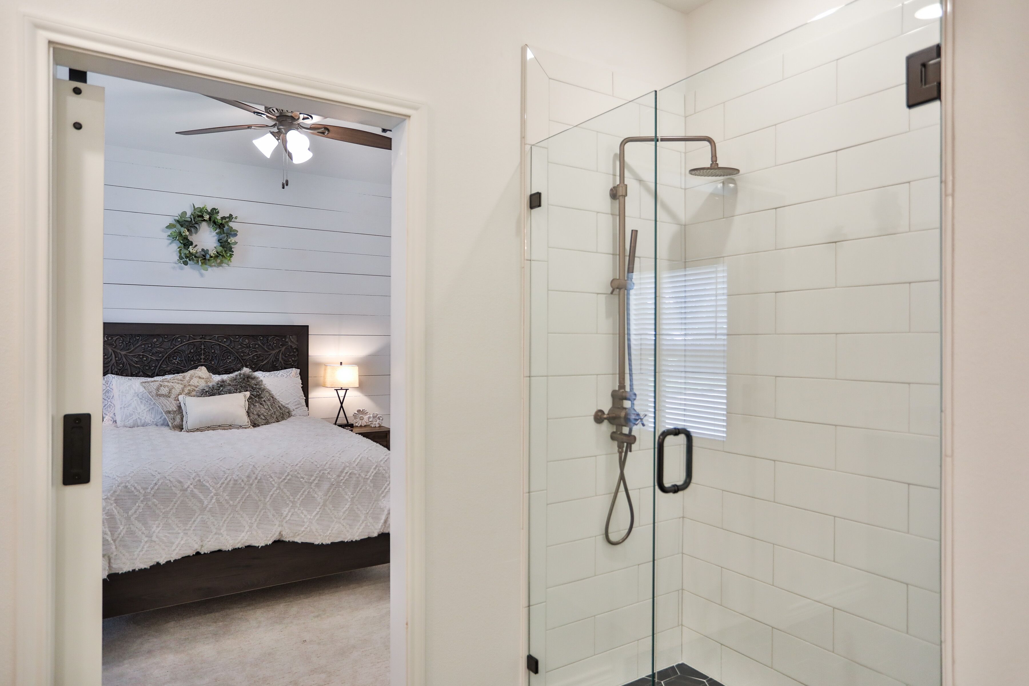Combined shower/bathtub, hair dryer, towels, soap