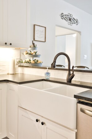 Fridge, microwave, oven, stovetop - Hill Country Haven a Modern/Rustic 2 Bedroom 2 Bath Townhouse off Main Street (Fredericksburg)