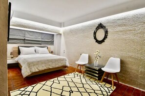 1 chambre, fer et planche à repasser, accès au Wi-Fi (inclus)