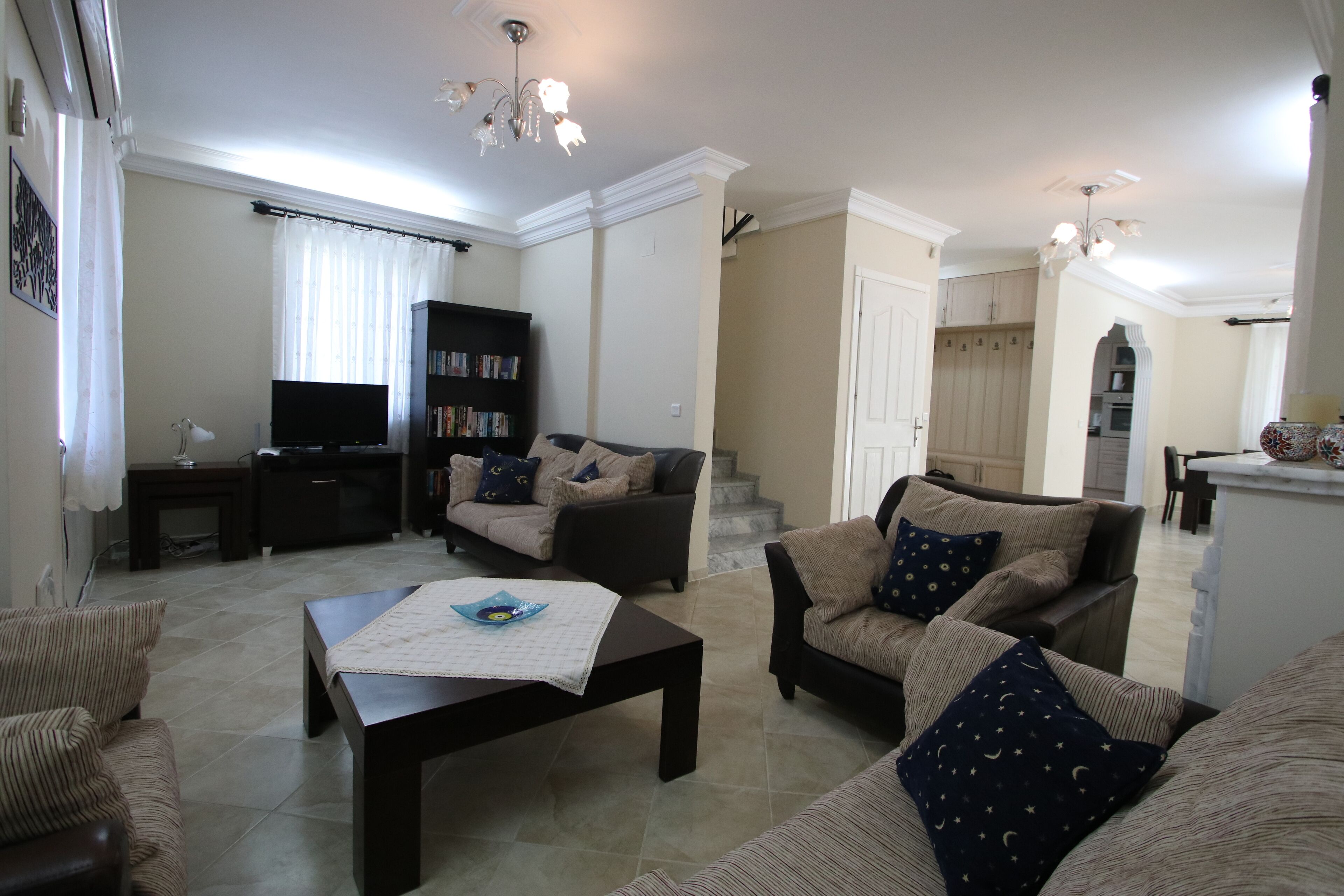 Televisio, takka, DVD-soitin