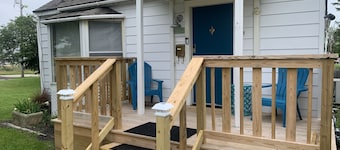 Single family home 3 minute walk to everything downtown Fairborn offers.