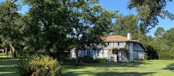 Renovated Landaise farmhouse on a 4000m2 airial with swimming pool and outbuildings