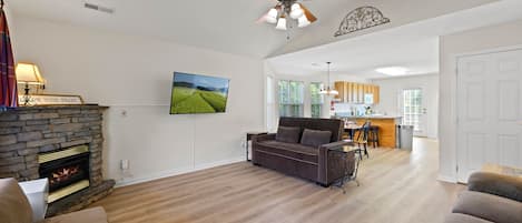 Smart TV, fireplace