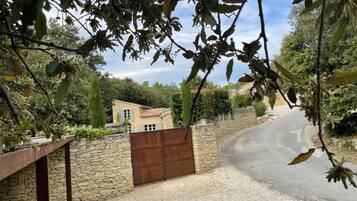 Enceinte de lâhĂ©bergement