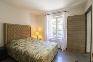 3 soverom, strykejern/-brett, reiseseng for barn og wi-fi (inkludert)