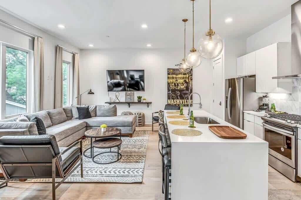 Fridge, microwave, dishwasher, coffee/tea maker