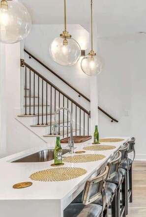 Dining - Scovel Row • Rooftop • Near Broadway (Nashville)