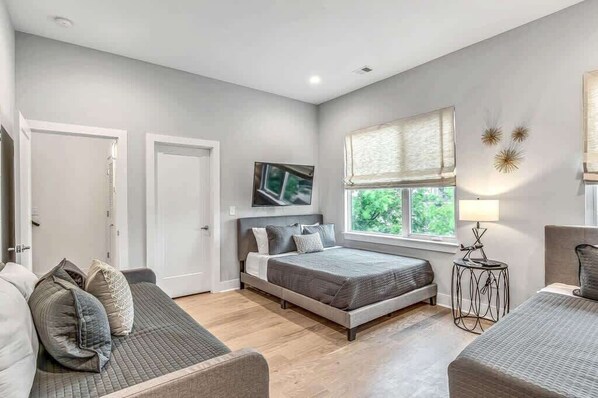 4 Schlafzimmer, Bügeleisen/Bügelbrett, Reisekinderbett, WLAN