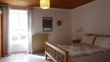 2 Schlafzimmer, Reisekinderbett, Bettwäsche