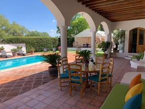 Outdoor pool - La Casona de los Colibríes (Corregidora)