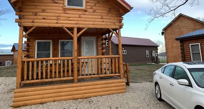 Lakeside Lodge In Between Geneva-on-the-Lake and the Historic Ashtabula Harbor