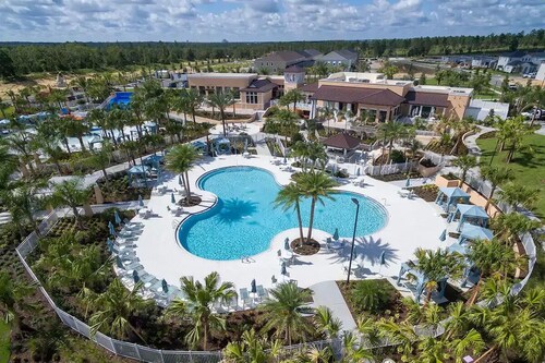 Summer at Solara • Walk to Clubhouse • Private Pool