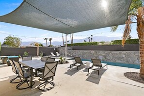 Outdoor dining - Cactus Zach's-Poolside Mtn Views + Putting Green!  (Palm Springs)