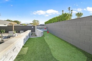 Property grounds - Cactus Zach's-Poolside Mtn Views + Putting Green!  (Palm Springs)