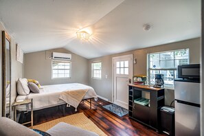 1 bedroom, WiFi, bed sheets - Tiny house in Bishop Arts! (Dallas)