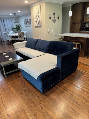 Smart TV, fireplace, offices