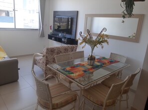 Dining - One bedroom apartment 30 meters with air conditioning partial view of Praia do Forte (Cabo Frio)