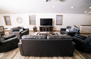 Smart TV, fireplace, ping pong