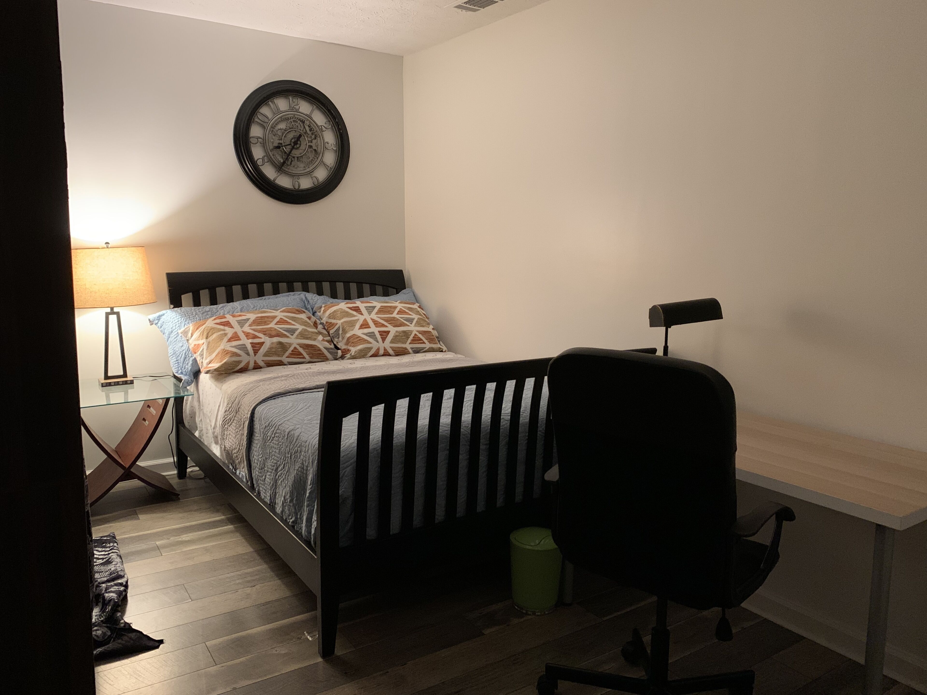 2 bedrooms, desk, iron/ironing board, free WiFi