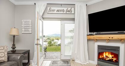 Beautiful first floor Luxury condo, great view, close to everything