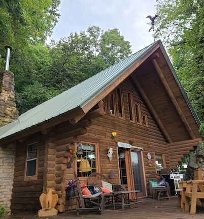 Log Cabin next to the Mississippi River