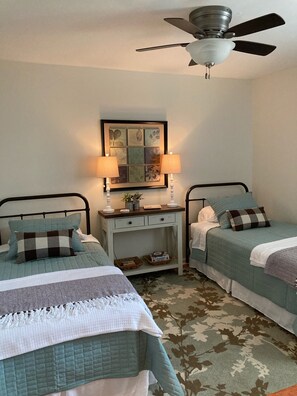 2 bedrooms, iron/ironing board, travel cot, free WiFi