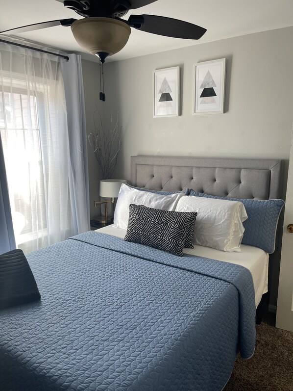 2 chambres, fer et planche à repasser, Wi-Fi gratuit, draps fournis