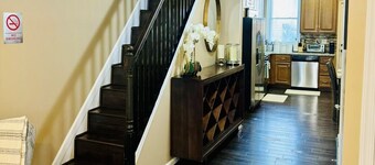 Affordable Furnished LuxuryTownhouse near Stadiums In Baltimore Pig Town.