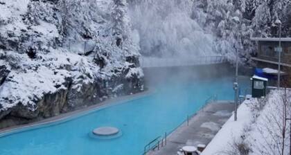 Spacious/Quiet 2bdrm, 2 bath with Mountain Views/Pool/Hot Tub/7night Disc!