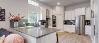 Modern Austin Guesthouse w/ Family-Friendly Amenities