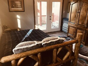 4 camere, una scrivania, ferro/asse da stiro, Wi-Fi gratuito