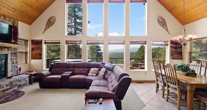 Valley View Cabin, New Hot Tub, Close to Ski Lifts!