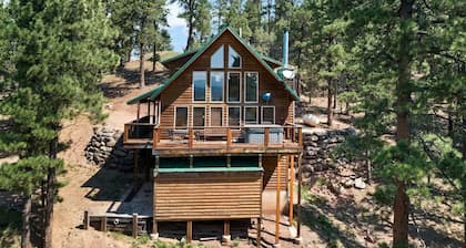 Valley View Cabin, New Hot Tub, Close to Ski Lifts!