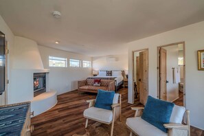 TV, fireplace, offices