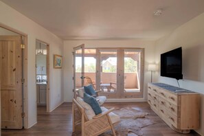 Fernseher, Kamin, Arbeitsbereiche