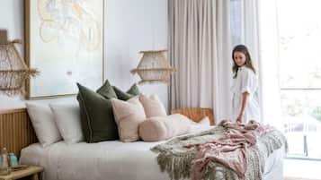 Estudio, balcón | Ropa de cama hipoalergénica y decoración personalizada