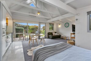 1 soverom, skrivebord, strykejern/-brett og wi-fi