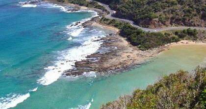 FREE WiFi Apollo Bay Beach Hut Oceanview