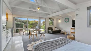 1 habitación, tabla de planchar con plancha, wifi y ropa de cama